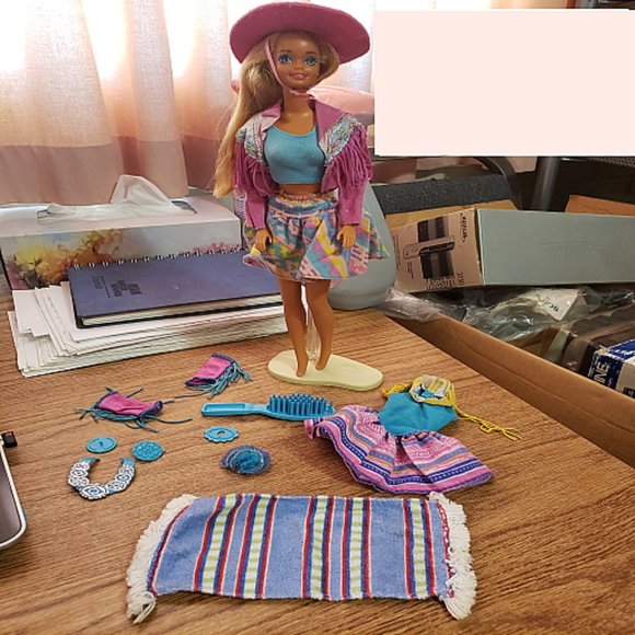 Rare Retired Vintage 19/98 Western Fun Barbie & Western Fun Sun Runner Horse - Picture 2 of 4